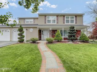 25 Garden Way, Howell, NJ 07731