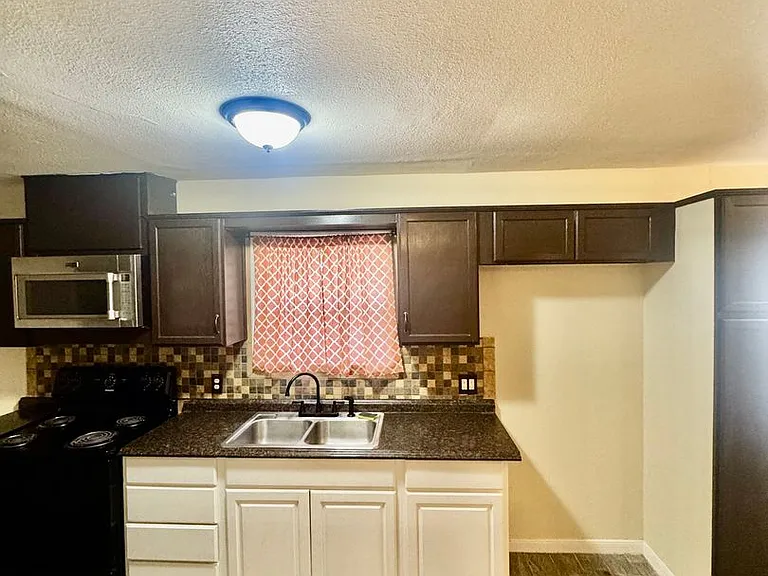 2709 Milo St — Photo 9