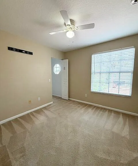 5487 Queenship Ct — Photo 12