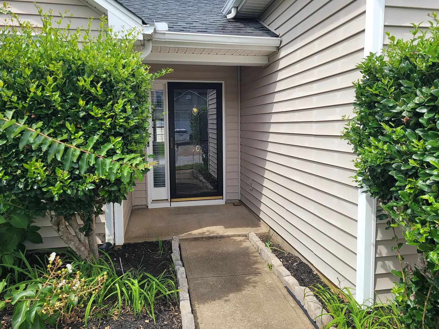 3 bed, 1564 sqft, $1,995 — Photo 2
