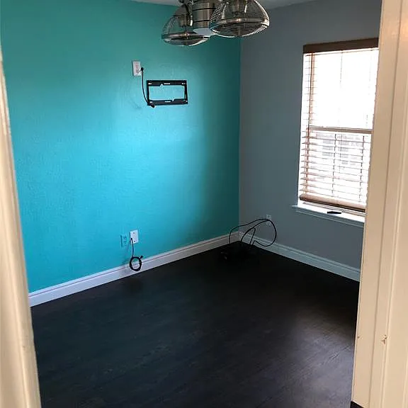2212 Norwich St — Photo 14