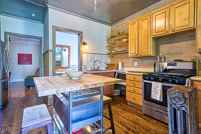 712 W Buena Ave #2 — Photo 8