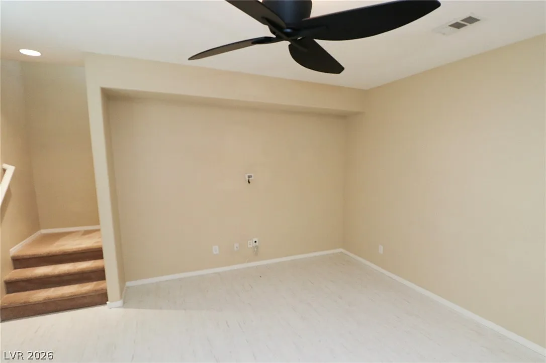 3 bed, 2.5 bath, 1985 sqft, $2,200 — Photo 3
