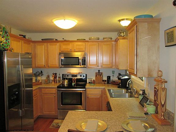 5th image of 413 Eastgate Dr