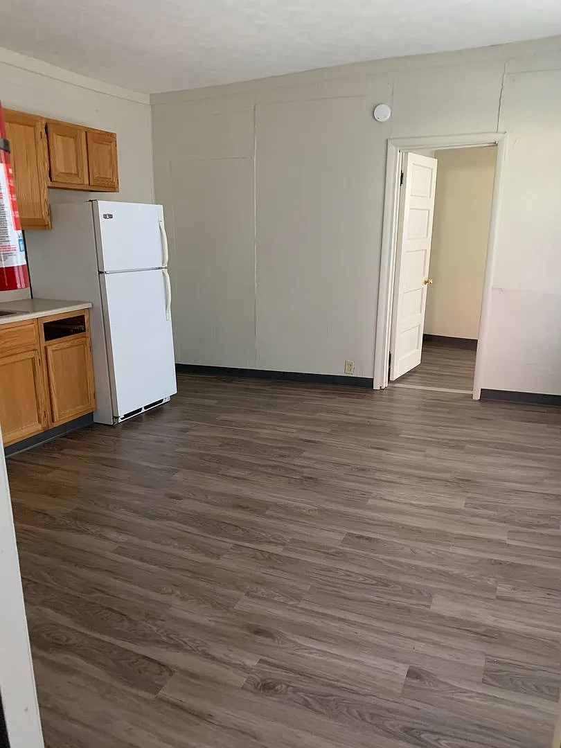 1 Bedroom Apt. Close to Downtown! — Photo 2