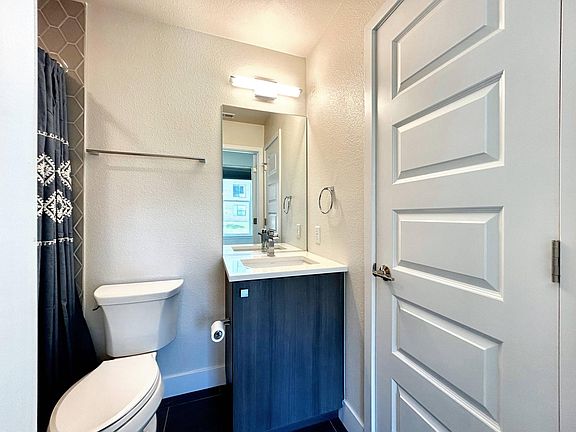 5th image of 3046 Wilson Ct Unit 4
