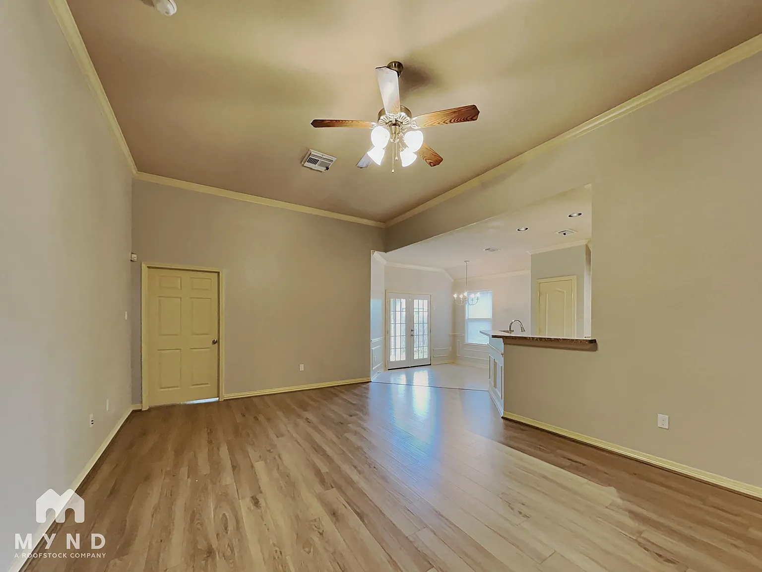 3 bed, 2.0 bath, 1478 sqft, $1,885 — Photo 2
