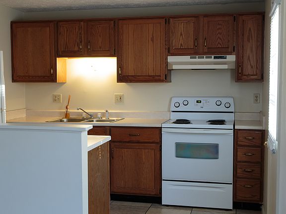 4th image of 4550 Kingsboro Dr