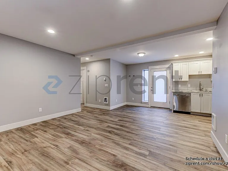 7924 SE Raymond St #B — Photo 3