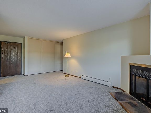 4th image of 7501 W 101st St APT 120