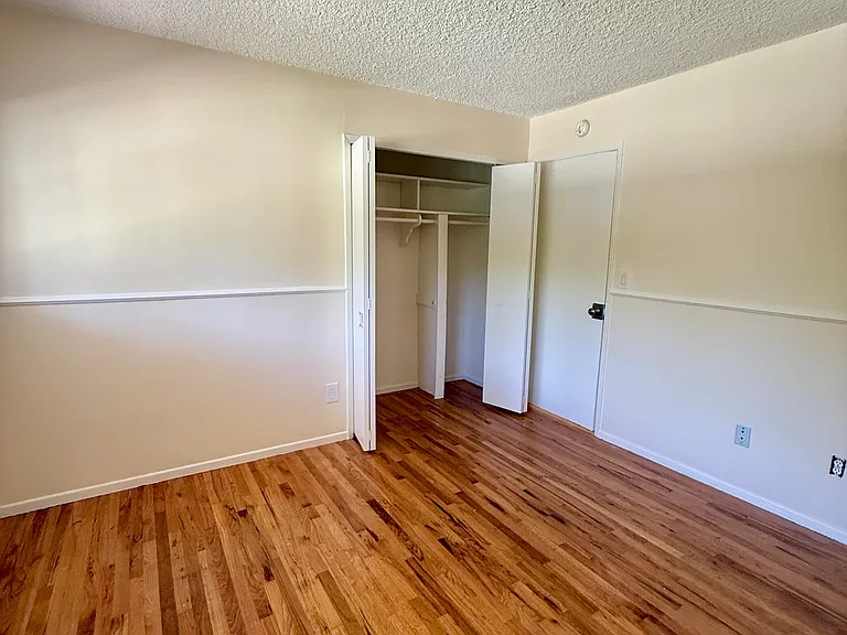 15942 Londelius St — Photo 11