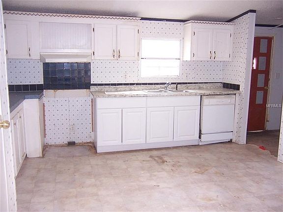 4th image of 17950 Thomas Blvd