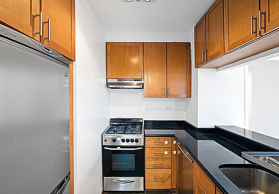 4th image of 343 E 74th St APT 21C