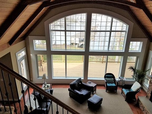 5th image of 127 Riverbay Dr