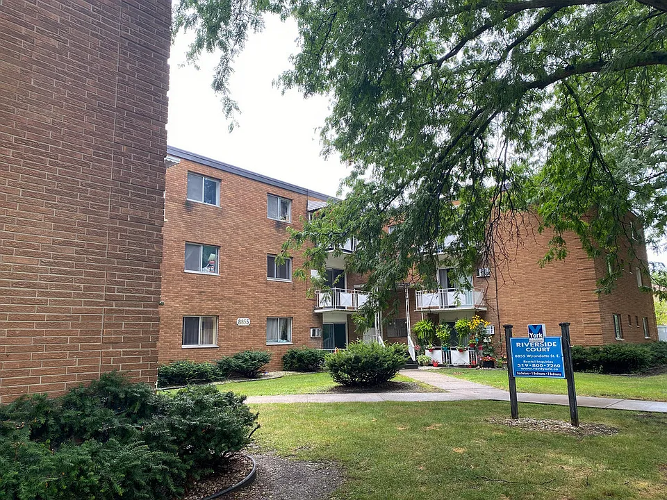 8855 Wyandotte St E #311