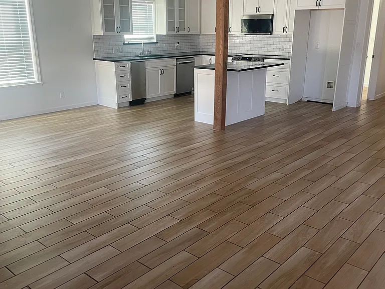 505 E Broadway Ave S — Photo 14