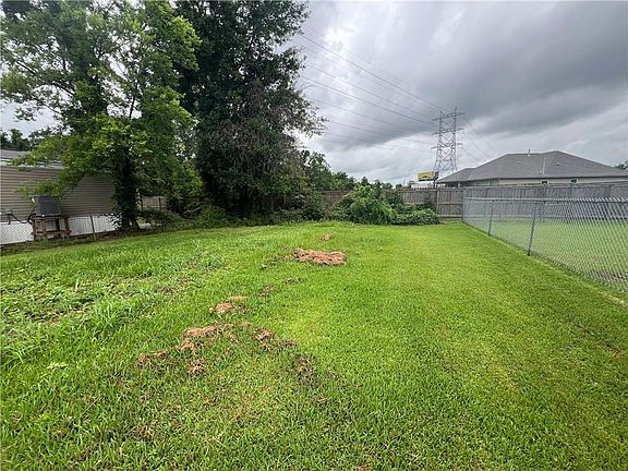 3rd image of 1700 Mansfield Ave