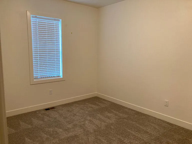 297 E 6790 S — Photo 20