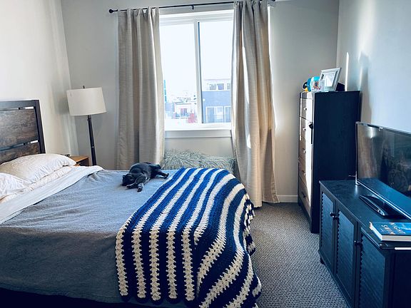 5th image of 1004 N 2nd St #417
