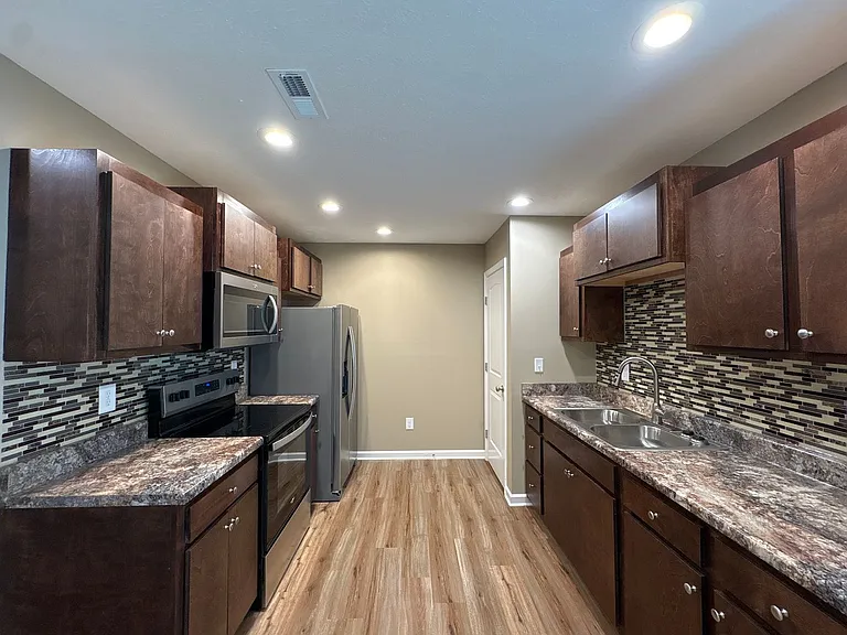 517 Weaver St #1 — Photo 9