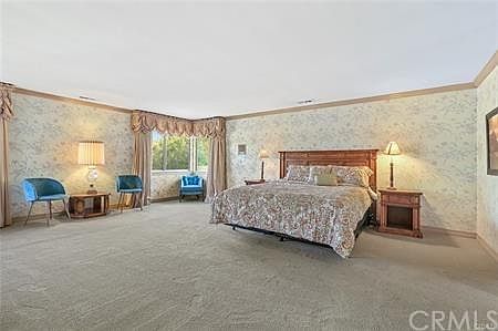 5th image of 900 Gainsborough Dr