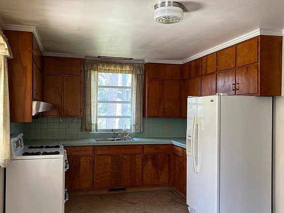 5th image of 1575 Oakland Ave
