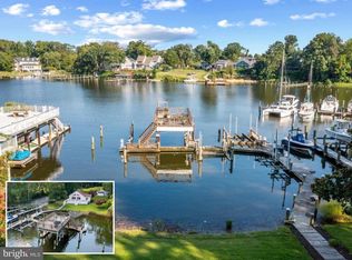 25 Leeland Rd, Edgewater, MD 21037