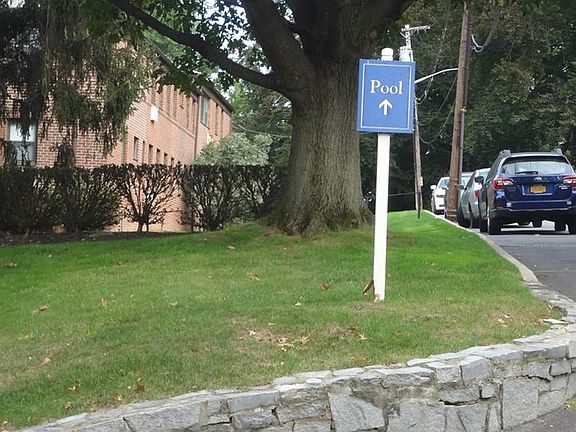4th image of 3 Manor House Dr APT J23