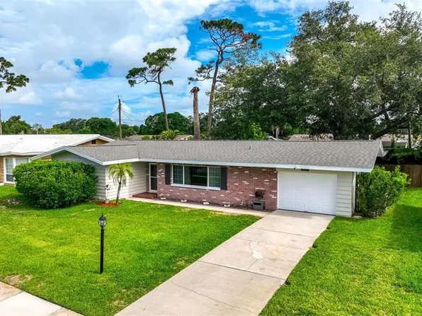1636 Leisure Dr, Clearwater, FL 33756