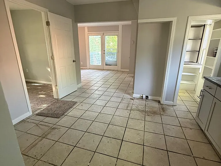 15611 Glander Ave — Photo 4