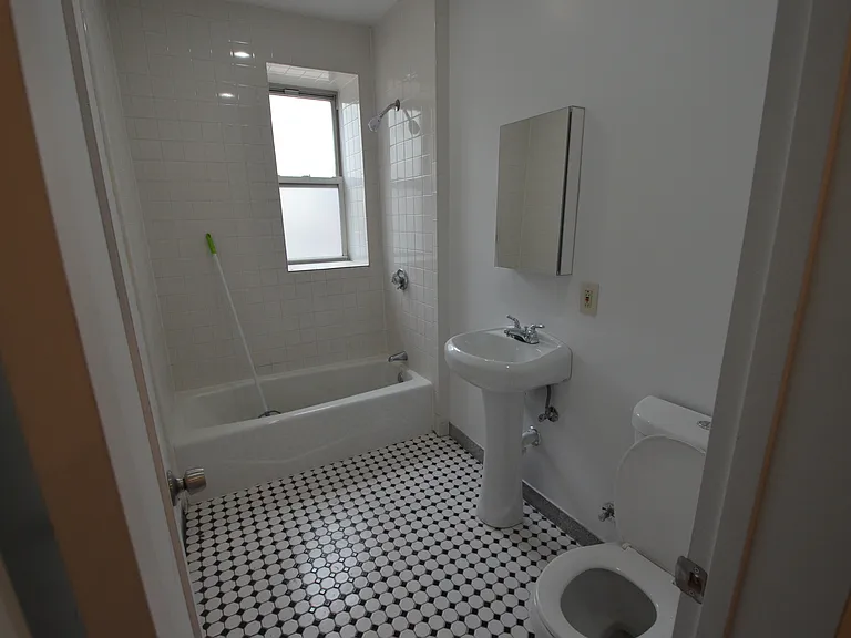 111 Peterborough St #17 — Photo 9