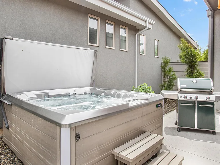 2548 E Warm Springs Ave — Photo 5