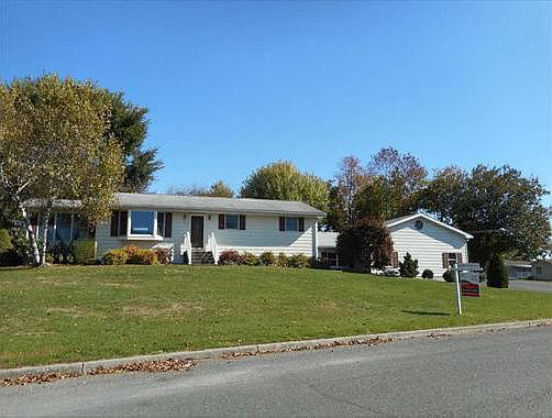 2nd image of 864 Williams Ave