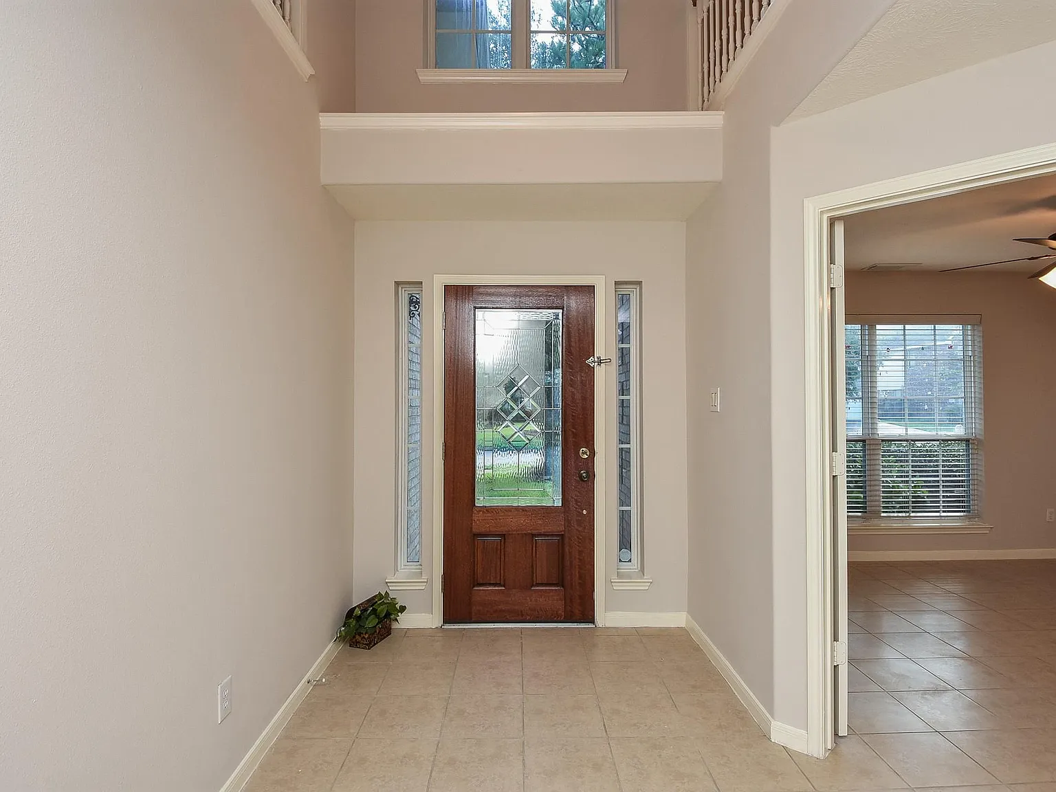 4 bed, 2.5 bath, 2756 sqft, $2,800 — Photo 4