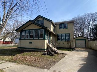 129 Adams St, Rockford, IL 61107