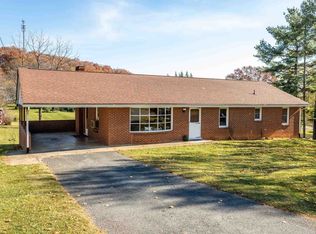 214 Montgomery Rd, Staunton, VA 24401