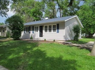 416 Cedarcrest Dr, Streamwood, IL