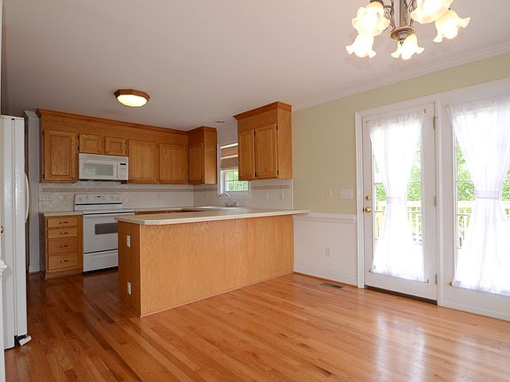 5th image of 4000 Clinard Ave