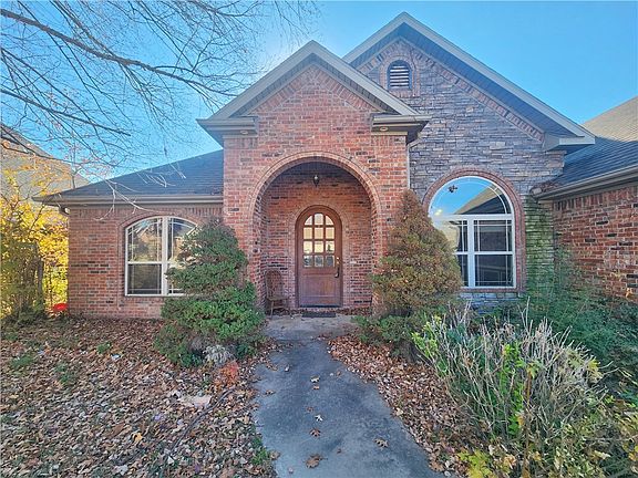 3rd image of 4435 W Putting Green Dr