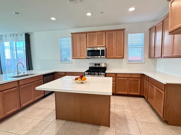 2428 Freestone Dr, Merced, CA 95340