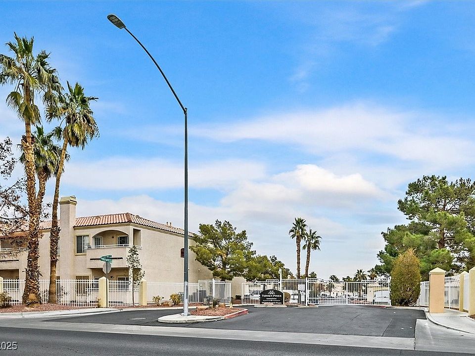 1st image of 1900 N Torrey Pines Dr Unit 112