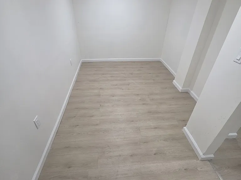 5449 Claridge St — Photo 20