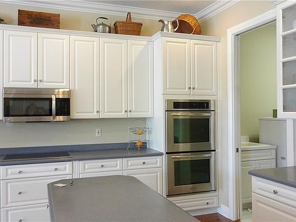 3rd image of 4952 SW Lake Grove Cir