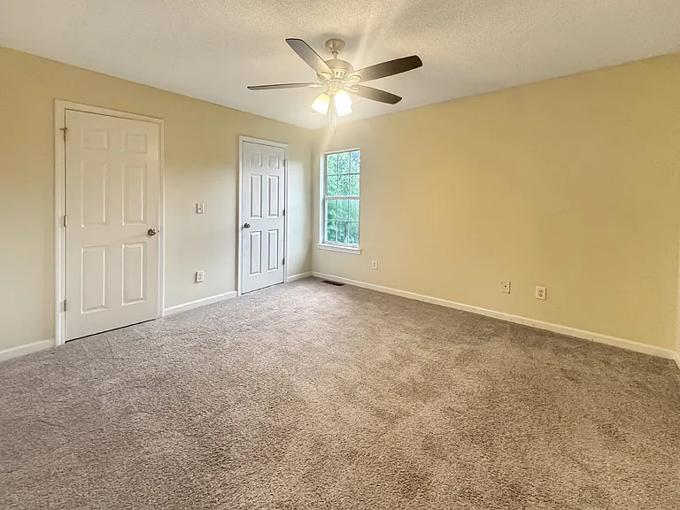 4031 Oliver Dr — Photo 6