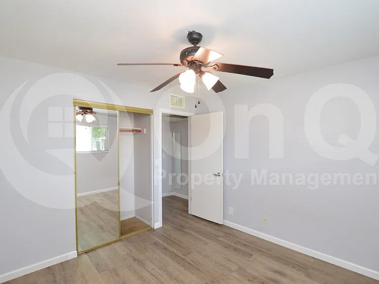 7424 E Polk St — Photo 11