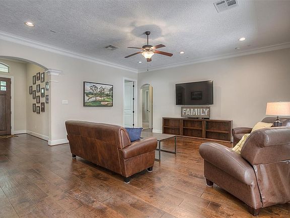 4th image of 1466 River Oaks Dr