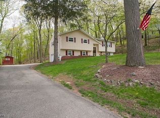 21 Kadel Dr, Mount Arlington, NJ 07856