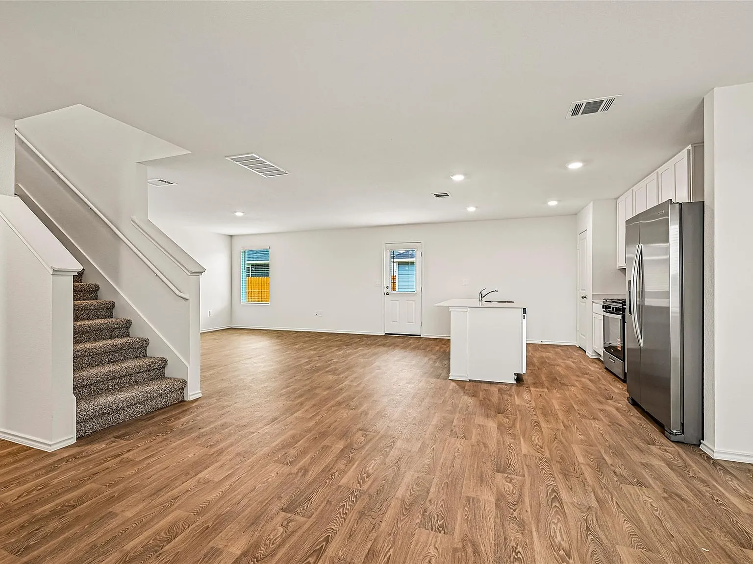4 bed, 3.0 bath, 1782 sqft, $1,995 — Photo 4