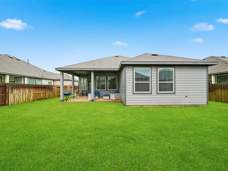 4512 Bartagrass Dr — Photo 25