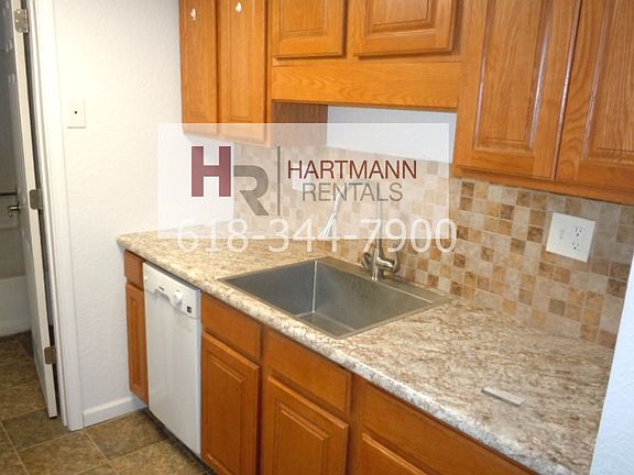 3rd image of 137 Sandridge Dr